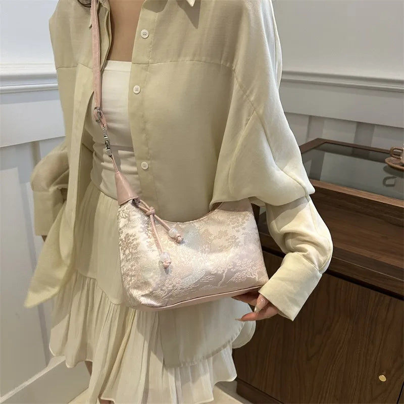 Fine Embroidery Ladies Daily Shoulder Bag