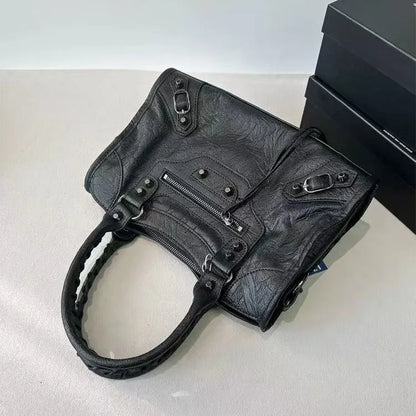 Parisian Rivet Motorcycle Bag Spicy Girl Retro High-End Feel Pillow Crossbody Bag