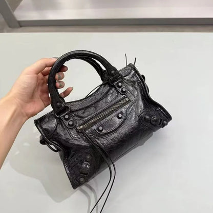 Parisian Rivet Motorcycle Bag Spicy Girl Retro High-End Feel Pillow Crossbody Bag